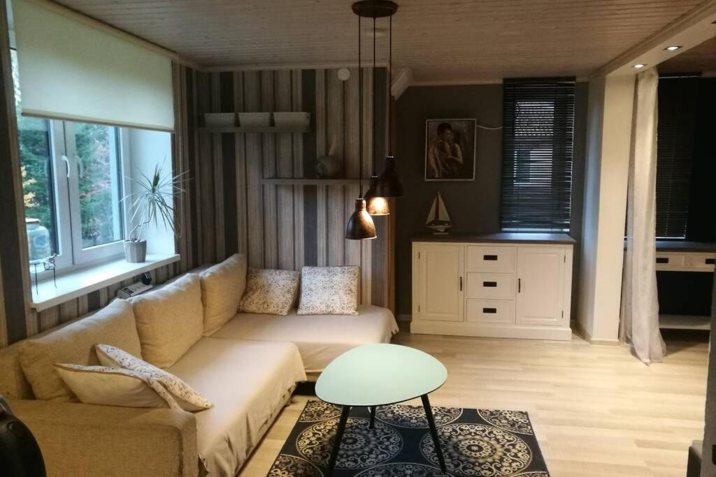 تالين Quiet Place With Garden Studio Apartment المظهر الخارجي الصورة